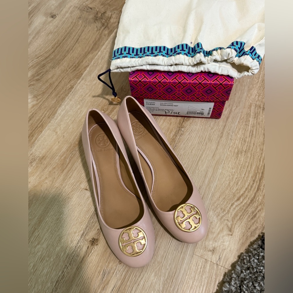 Tory Burch Women's Chelsea Wedge Pumps size 7.5